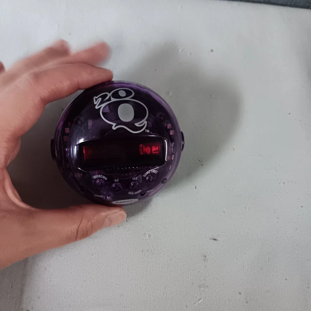 Radica 20Q Electronic Handheld Game Purple 2003 Working Portable Toy Tested